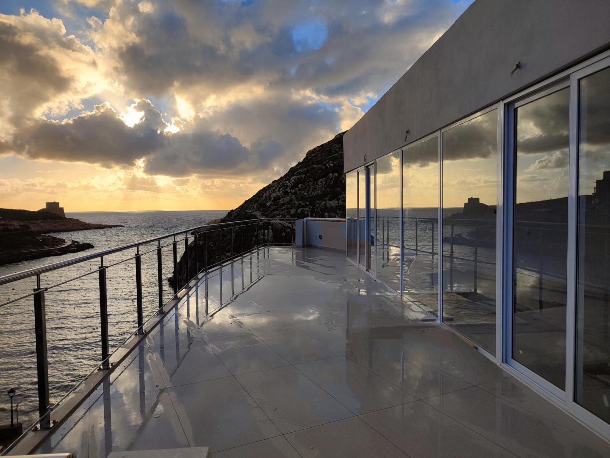 Xlendistays - Centrally Located Seafront Living Holiday Spaces In Xlendi Bagian luar foto